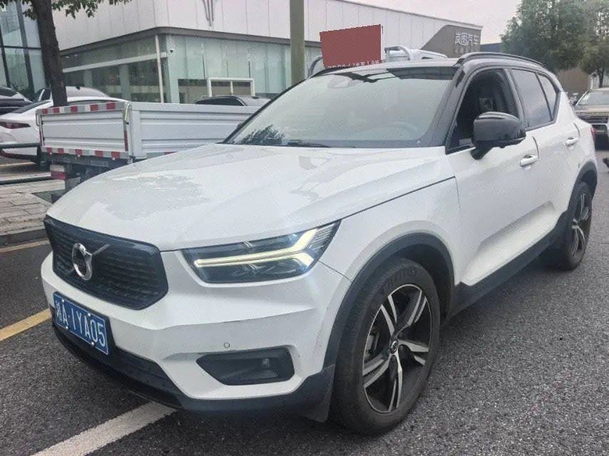 Volvo 2021 XC40 2.0T T4 4-wheel drive Zhiyuan Deluxe Edition Automatic Gear - View 1