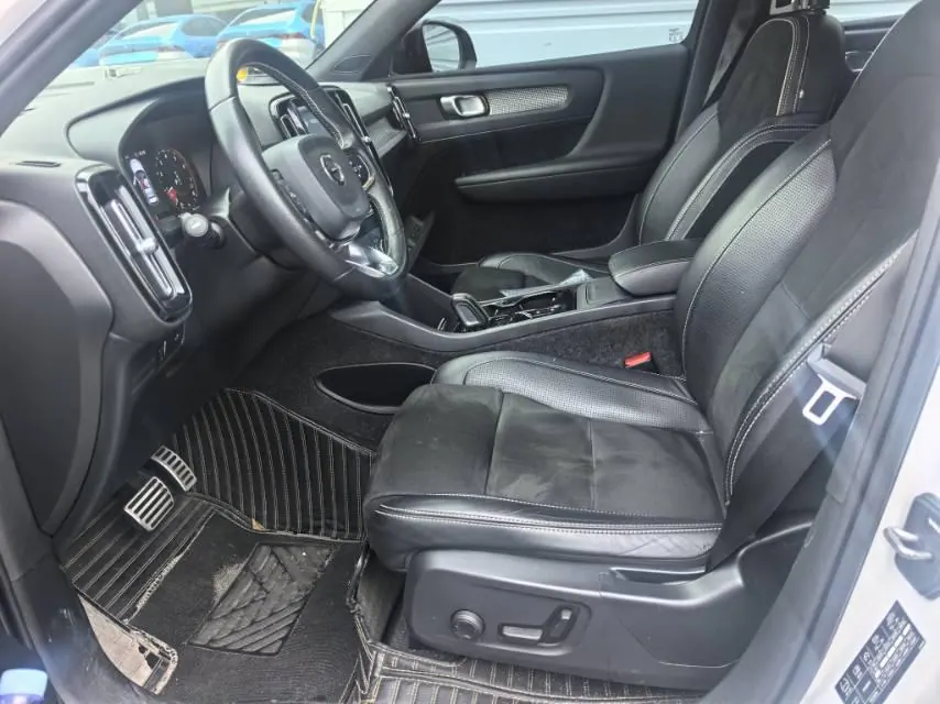 Volvo 2021 XC40 2.0T T4 4-wheel drive Zhiyuan Deluxe Edition Automatic Gear 4