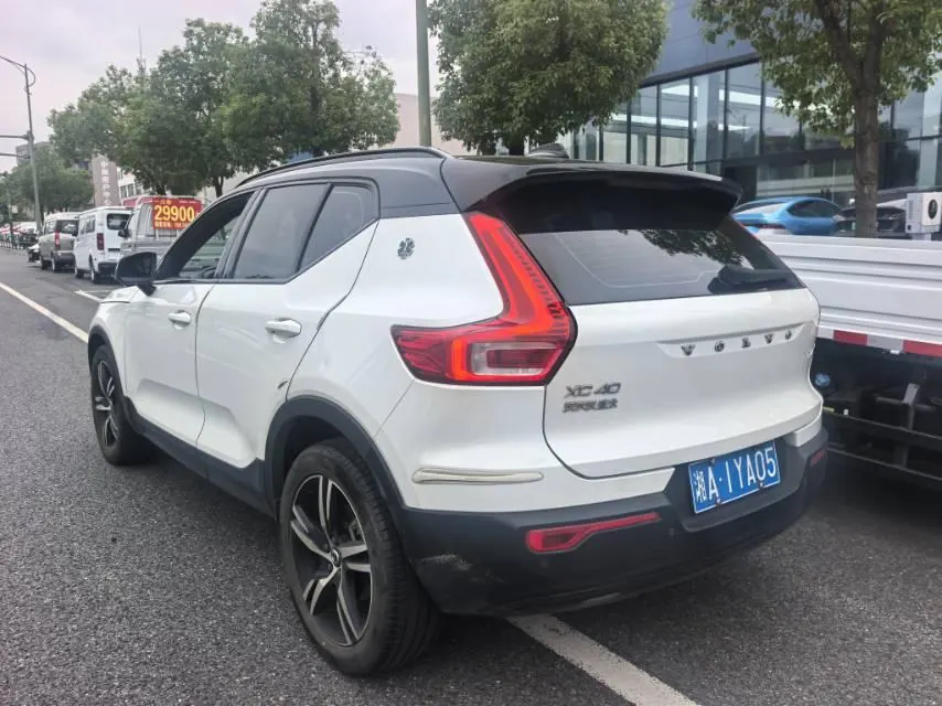 Volvo 2021 XC40 2.0T T4 4-wheel drive Zhiyuan Deluxe Edition Automatic Gear 7
