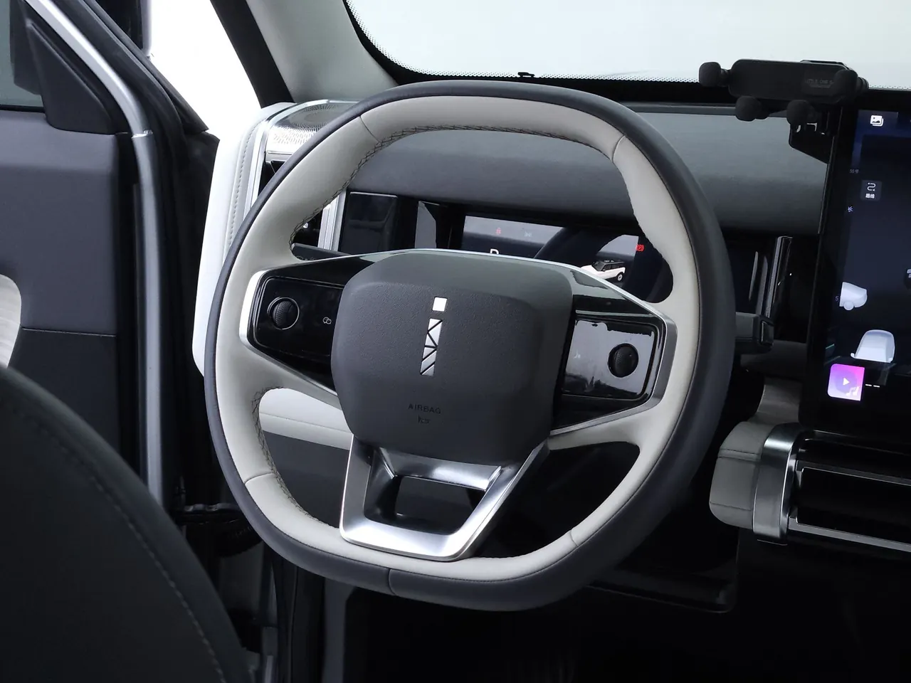 ICAR 2024 iCAR 03 472km 4-wheel drive long endurance smart version automatic gear 16