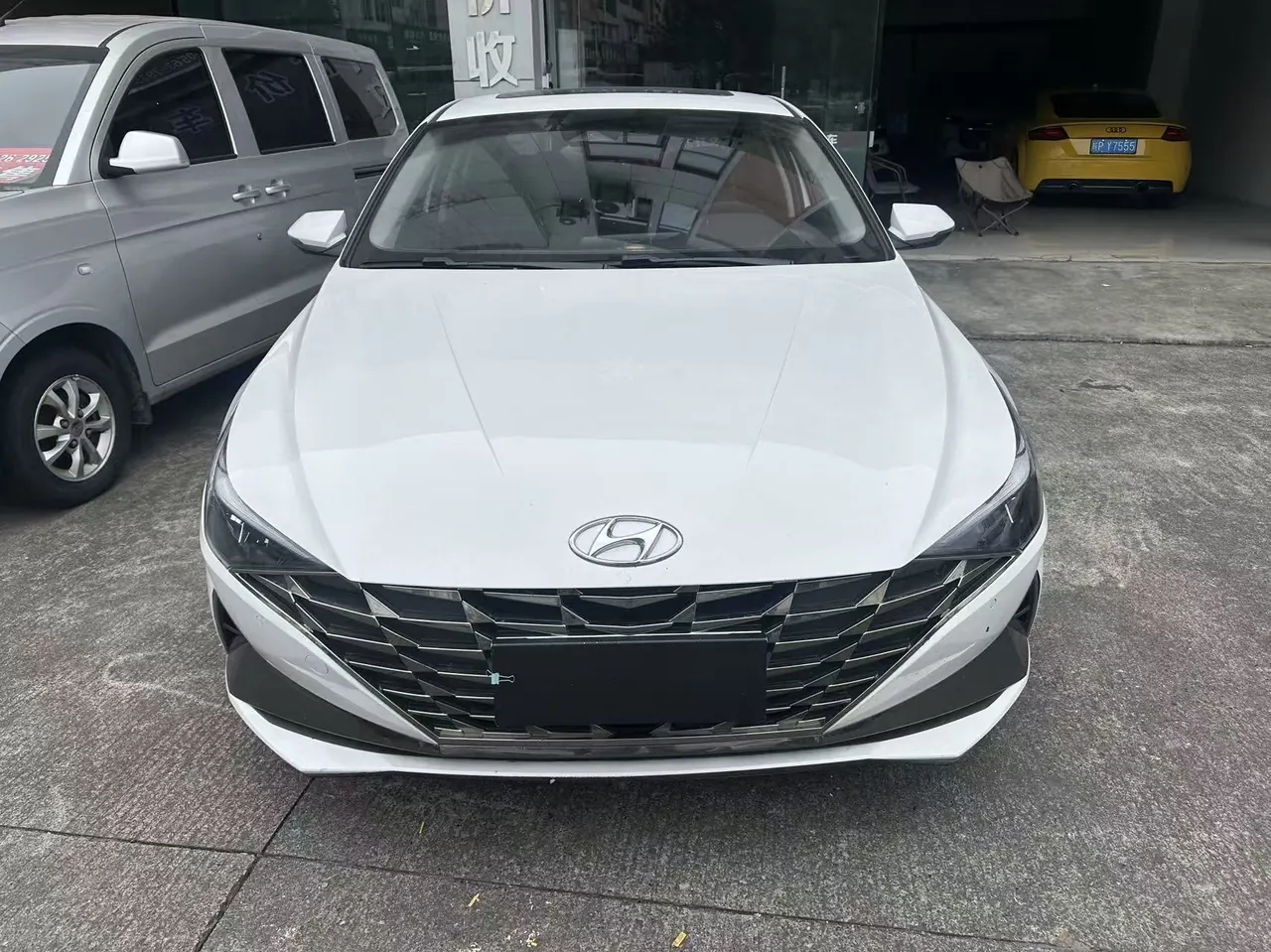 Hyundai 2021 Elantra -3-compartment 1.5 stepless LUX premium automatic gear 2
