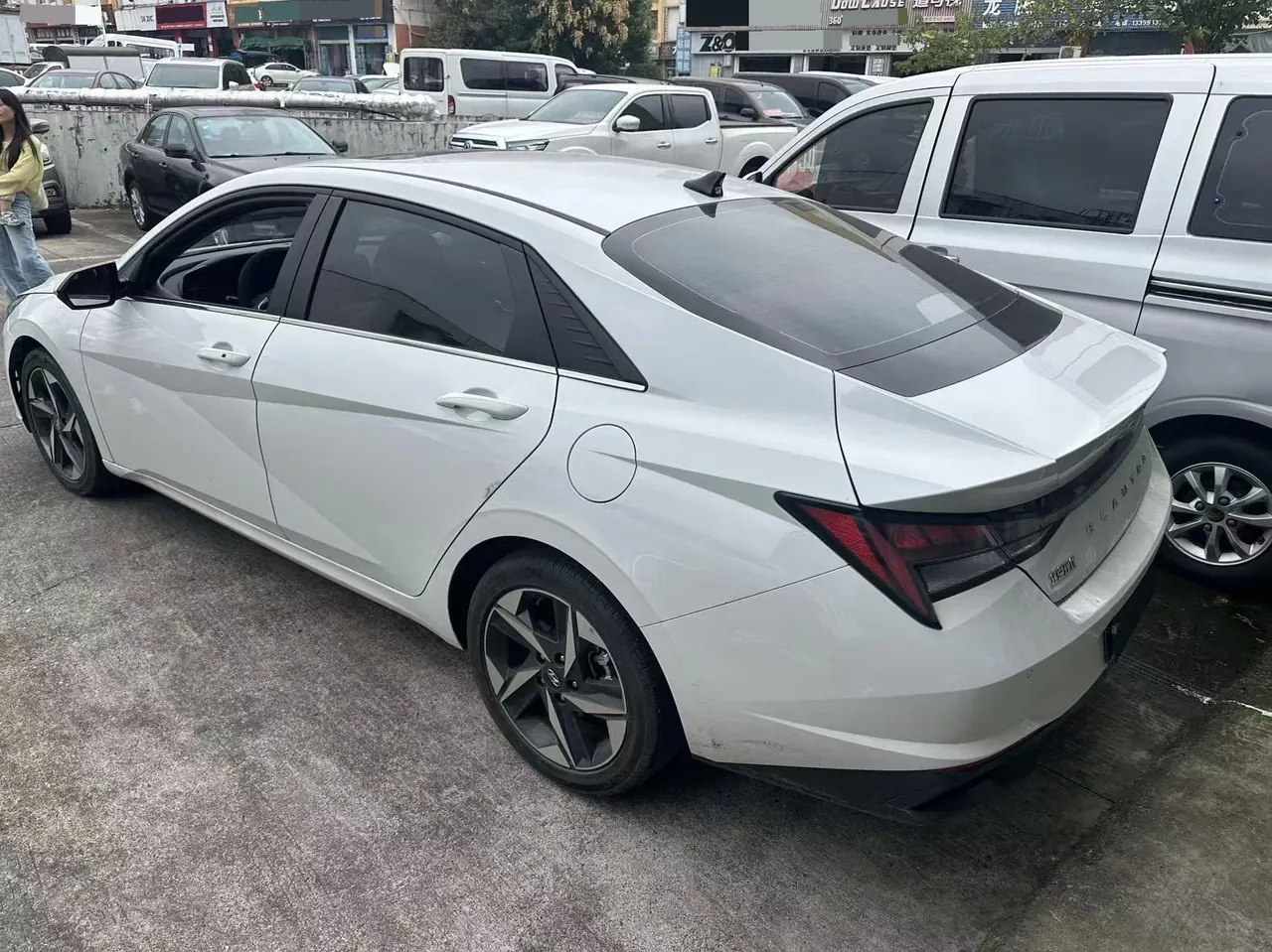 Hyundai 2021 Elantra -3-compartment 1.5 stepless LUX premium automatic gear 8