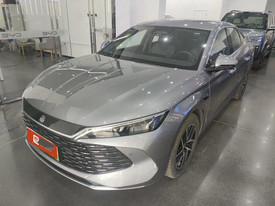 打开图片灯箱:BYD 2025 Qin L DM-i 1.5 stepless smart driving version 120KM Exceed automatic gear