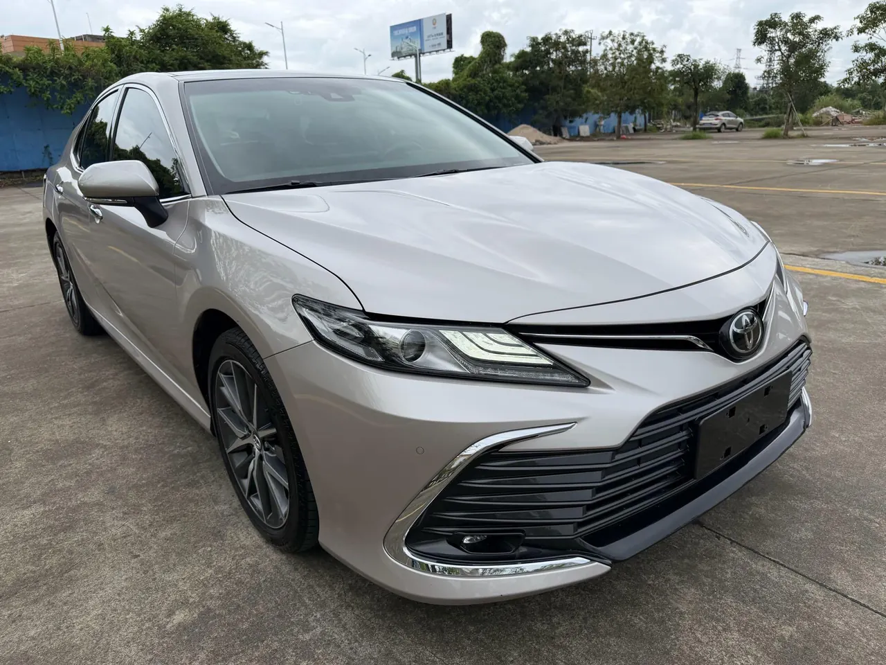 Toyota 2021 Camry 2.5G Deluxe Edition Automatic Gear 2