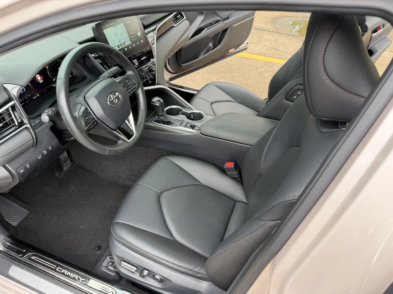 Toyota 2021 Camry 2.5G Deluxe Edition Automatic Gear 3
