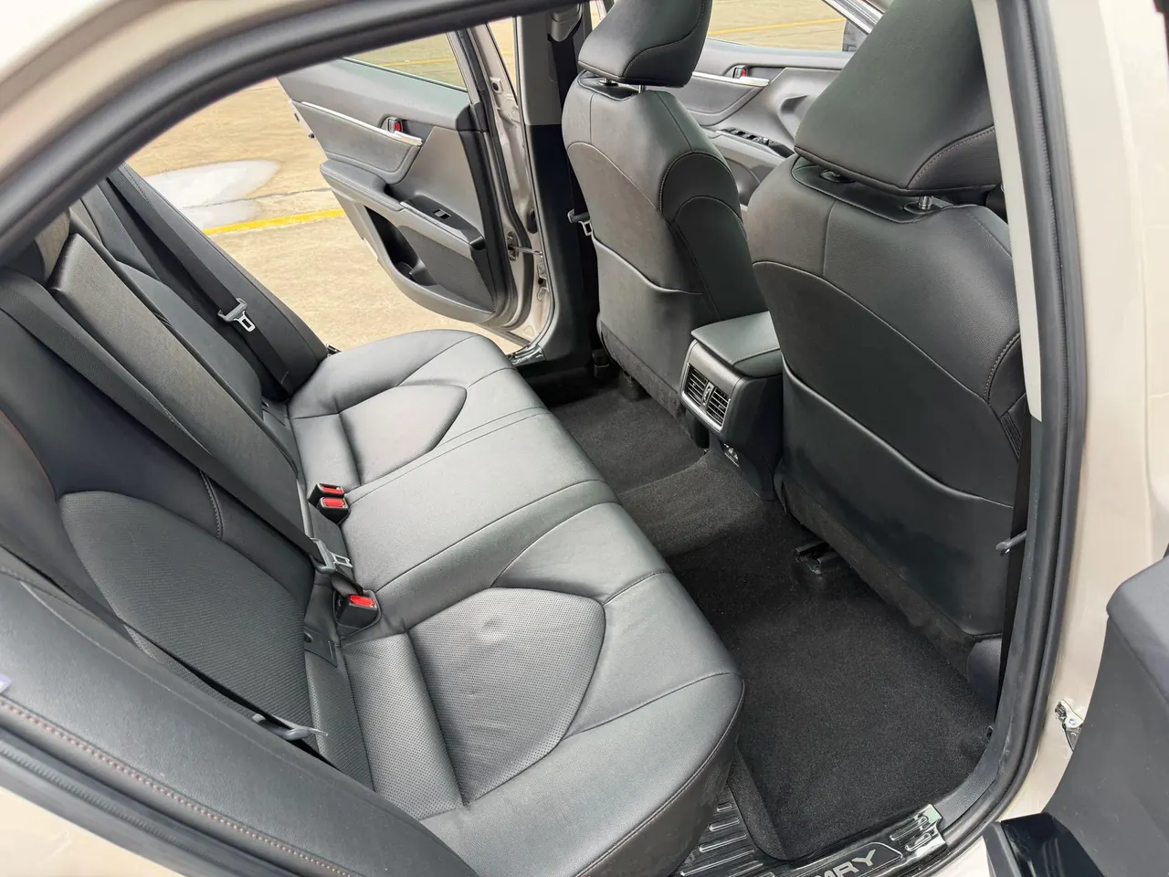 Toyota 2021 Camry 2.5G Deluxe Edition Automatic Gear 6