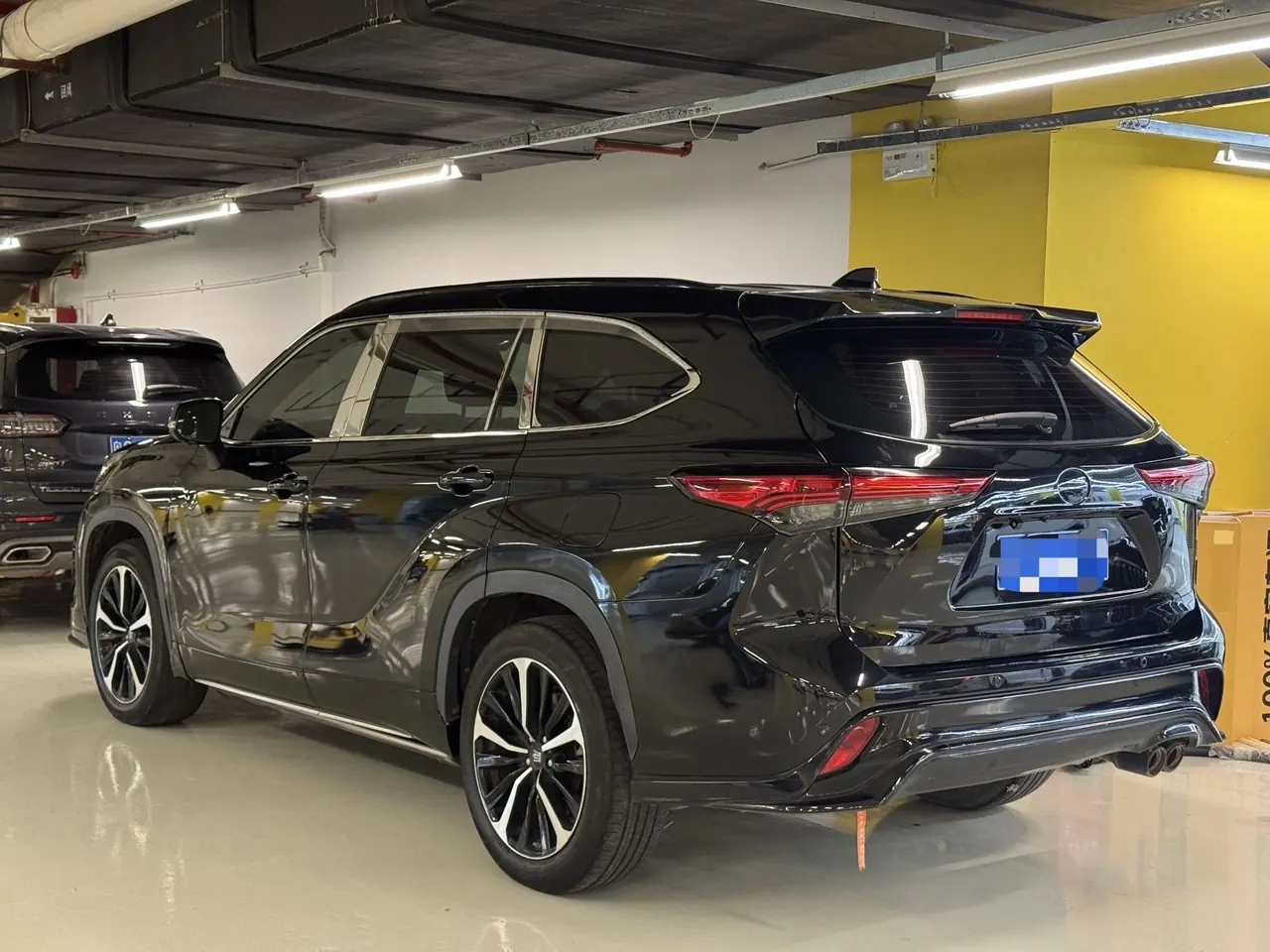 Toyota 2021 Crown Land Release 2.5 Stepless Four-wheel Drive Deluxe Edition Automatic Gear 2