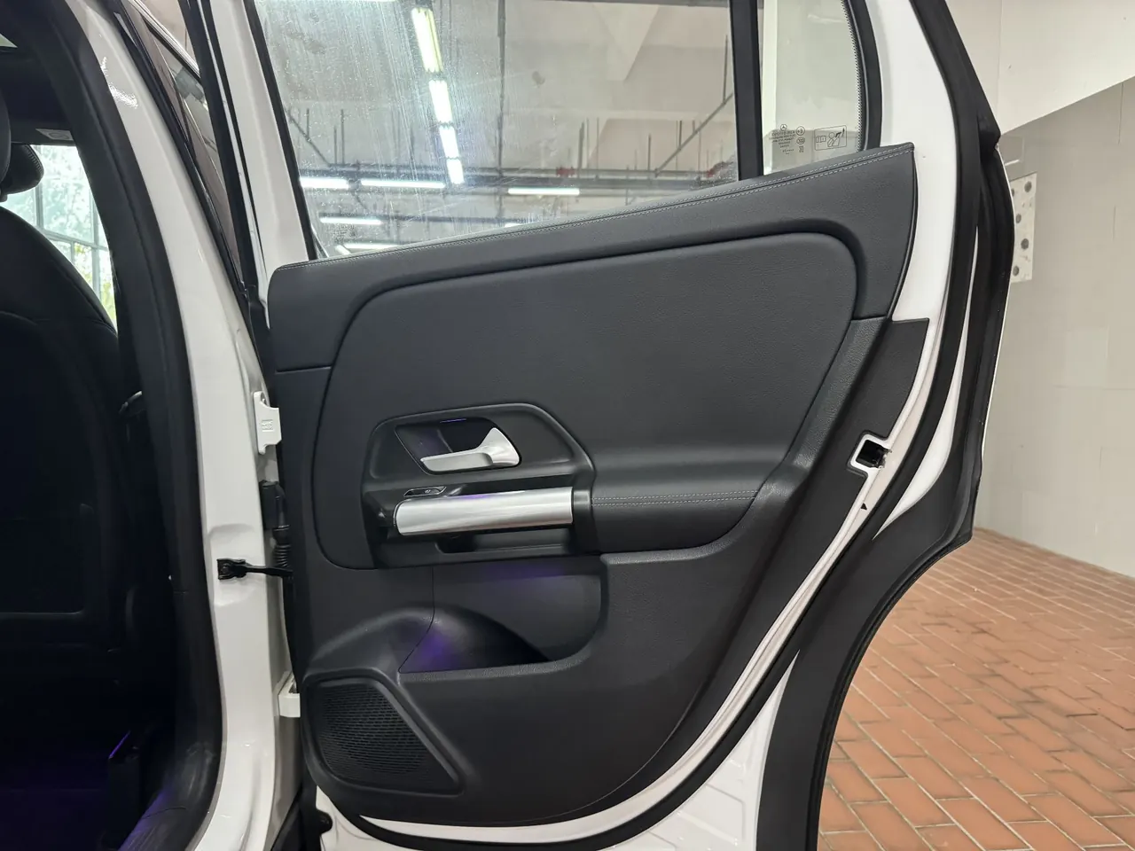 Mercedes Benz 2024 GLA 220 2.0T automatic gear 10