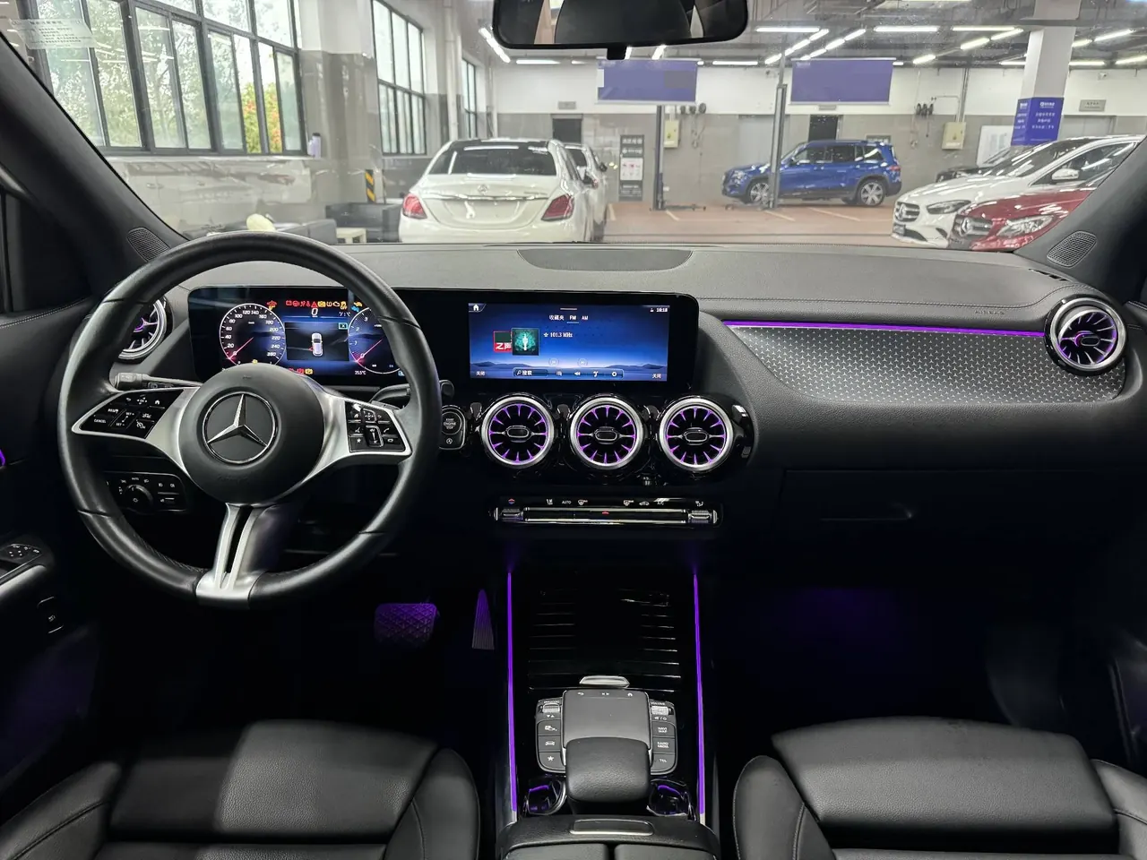 Mercedes Benz 2024 GLA 220 2.0T automatic gear 6