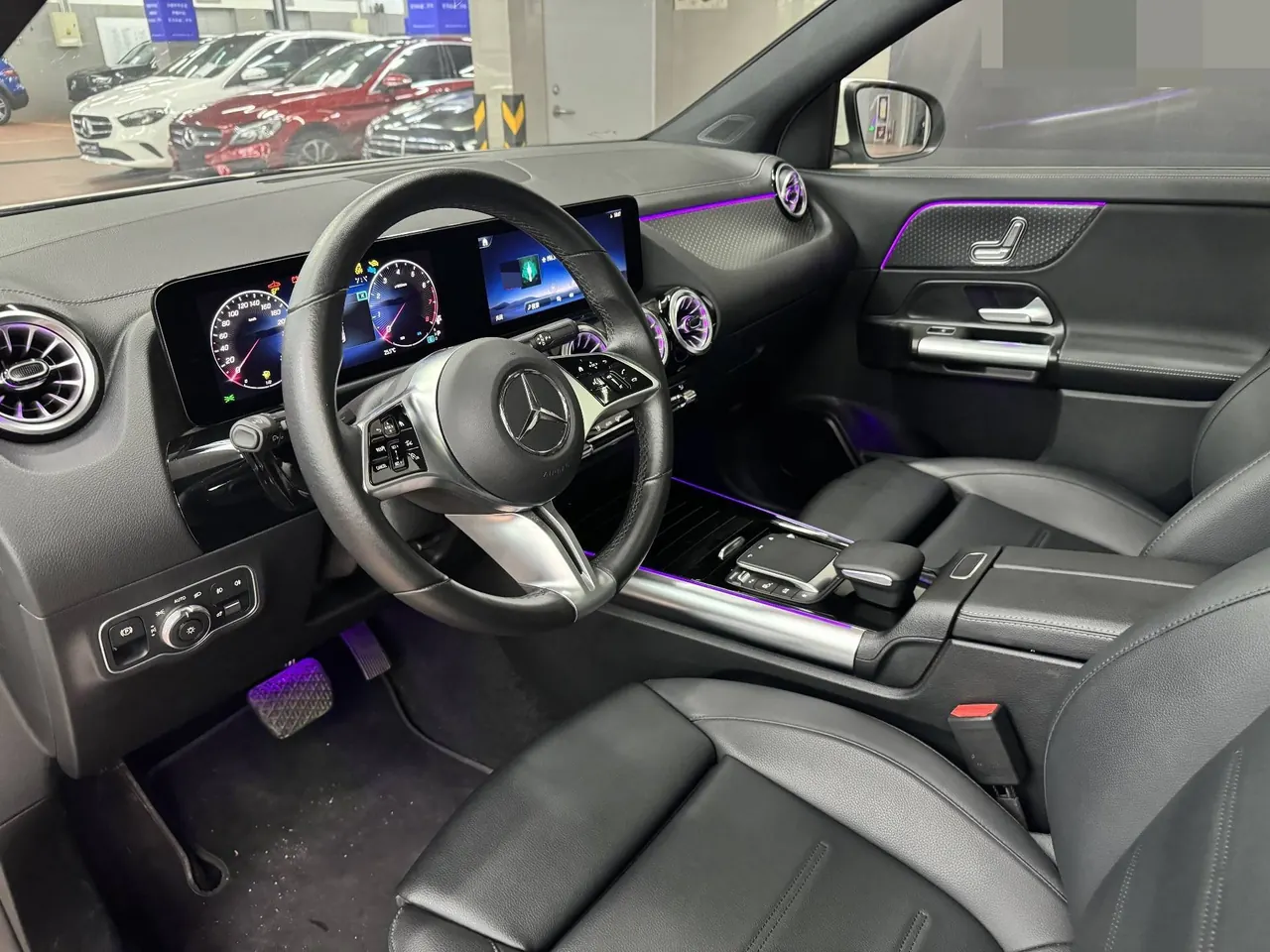 Mercedes Benz 2024 GLA 220 2.0T automatic gear 8