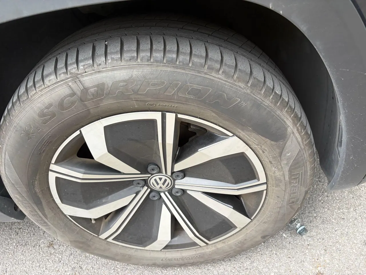 Volkswagen 2020 Tuang X 2.0TSI 380TSI Four-wheel Drive Deluxe Edition Automatic Gear 3