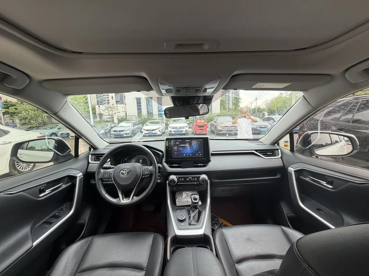 Toyota 2020 RAV4 Rongfang Double Engine 2.5 Stepless Four-wheel Drive Flagship Automatic Gear 6