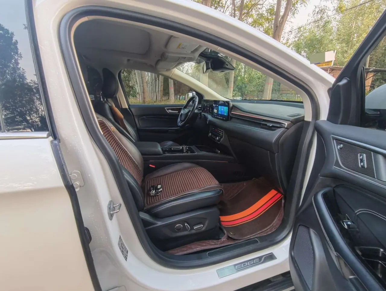 Ford 2021 Ruijie PLUS 2.0T EcoBoost 12250.00g Drive Hao Rui 7-seat Automatic Gear 4
