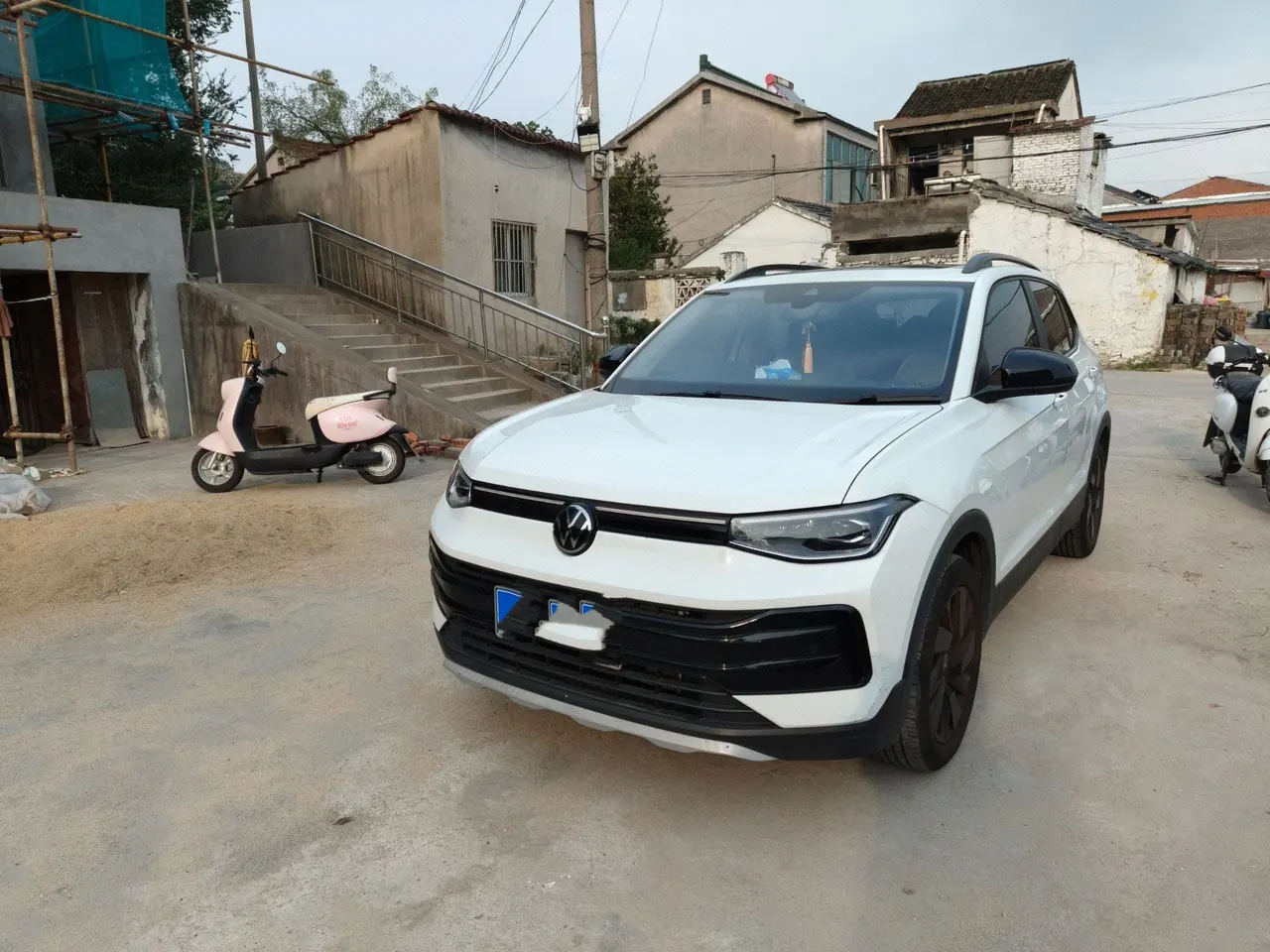 Open image lightbox: Volkswagen 2025 Tuyue Xinrui 1.5TSI 300TSI Sharp Edition Automatic Gear