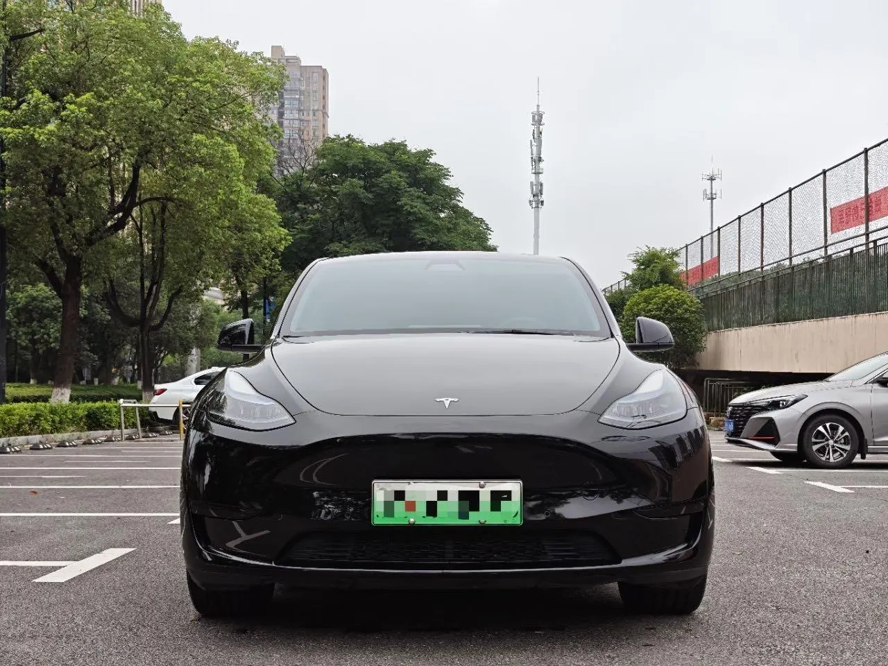 Open image lightbox: Tesla 2022 Model Y rear-wheel drive version (facelift) automatic gear