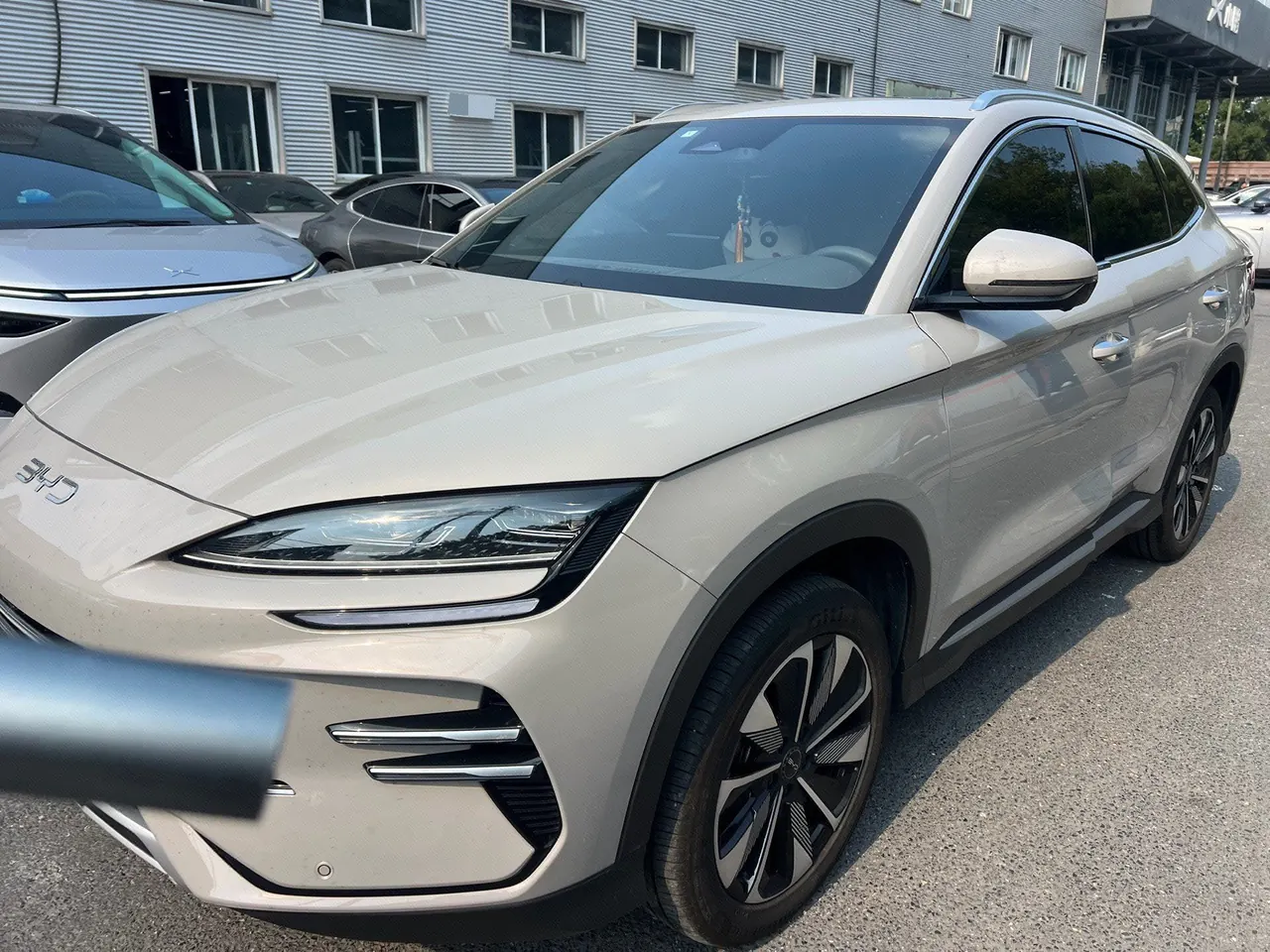 BYD Song PLUS New Energy 2025 Song PLUS DM-i 1.5 Stepless 112KM Honorable Automatic Gear - View 1