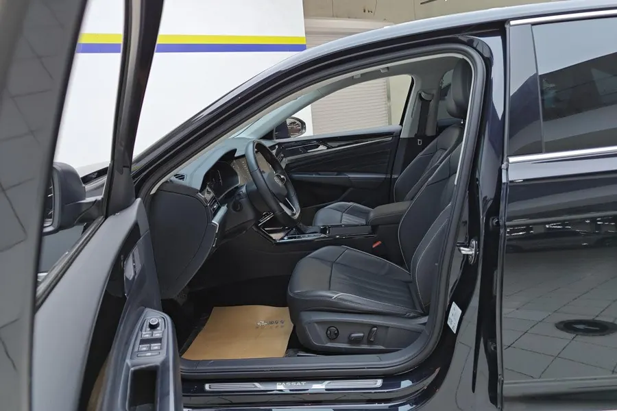Volkswagen 2023 Passat 2.0TSI 330TSI Elite Edition (Modified) Automatic Gear 5