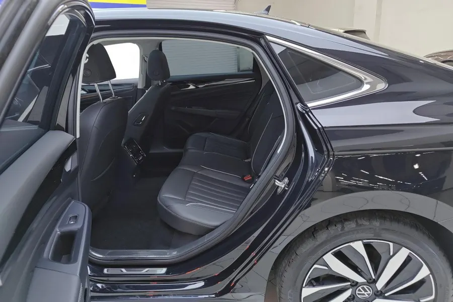 Volkswagen 2023 Passat 2.0TSI 330TSI Elite Edition (Modified) Automatic Gear 8