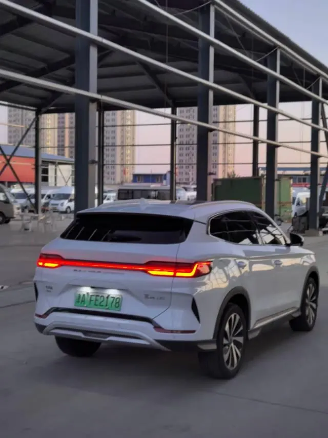BYD 2023 Song PLUS DM-i 1.5 Stepless Champion Edition 110KM Flagship Automatic Gear 9