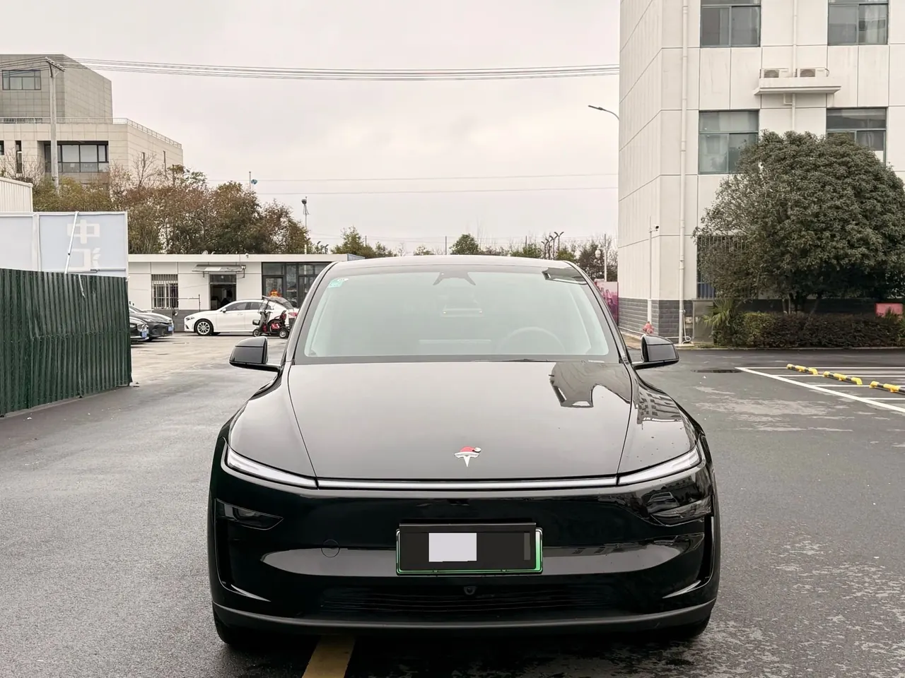 Tesla 2025 Model Y rear-wheel drive version automatic transmission 3