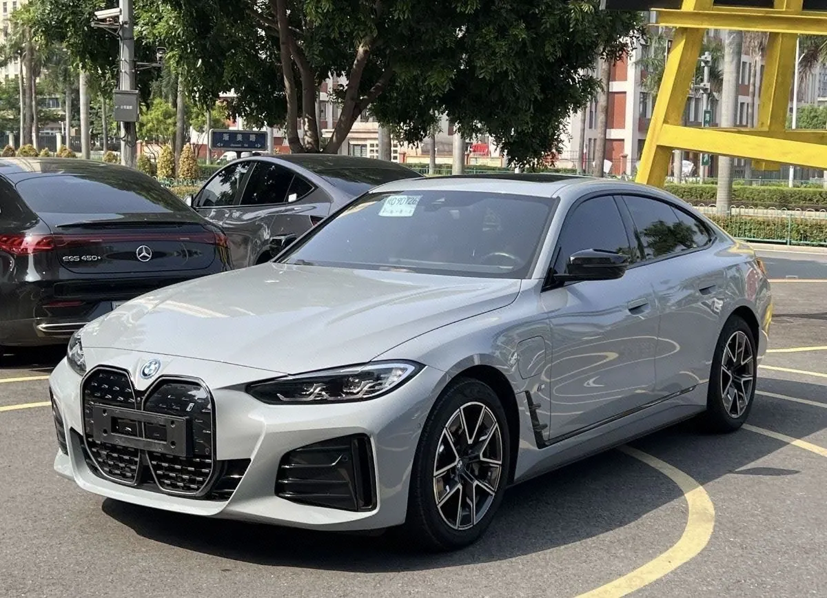 BMW i4 (Imported) 2022 i4 eDrive40 eDrive40 Automatic - View 1