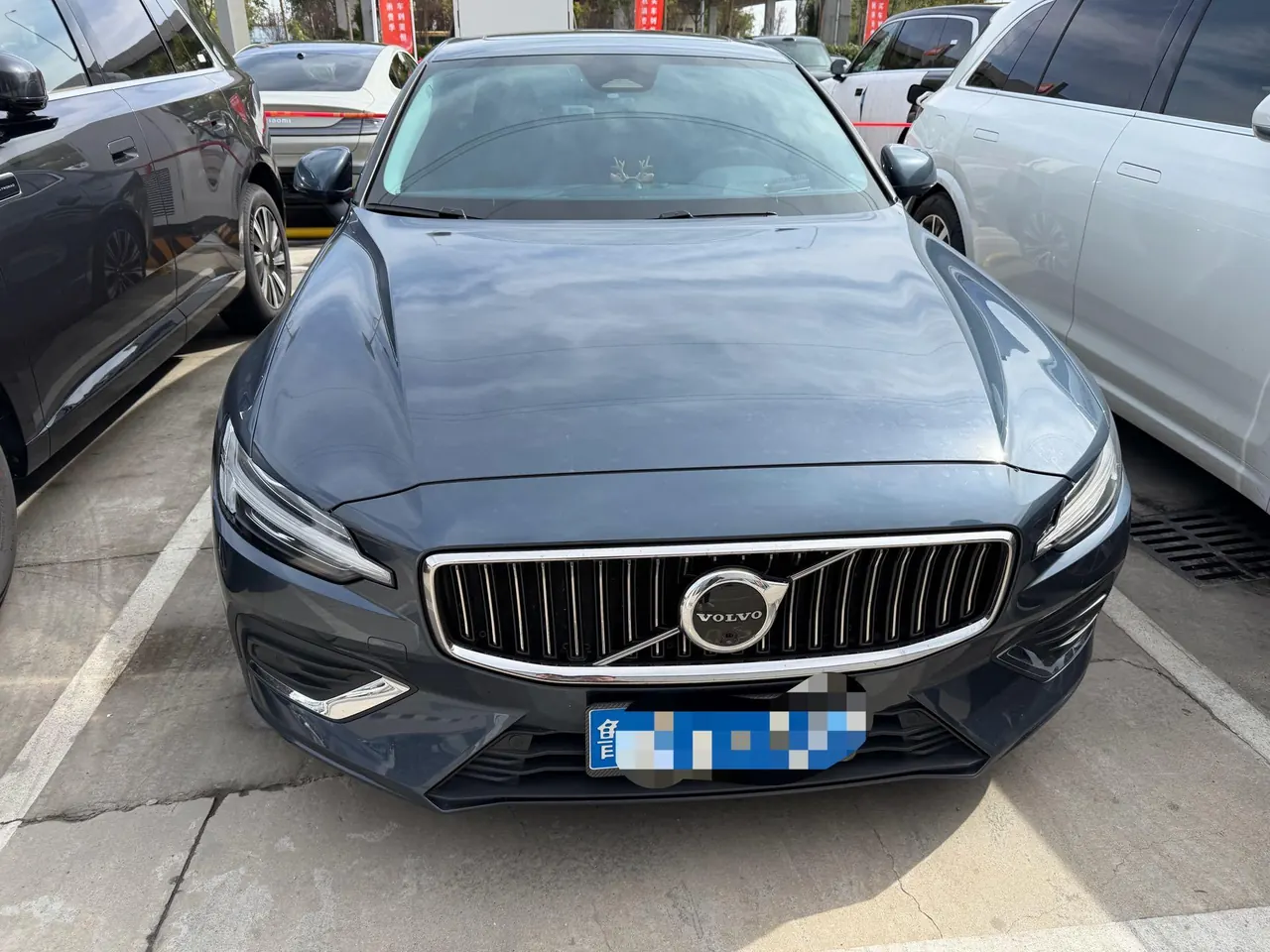 Volvo 2023 S60 48V 2.0T B4 Zhiyuan Deluxe Edition Automatic Gear 2