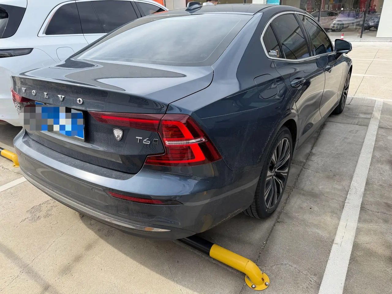 Volvo 2023 S60 48V 2.0T B4 Zhiyuan Deluxe Edition Automatic Gear 6