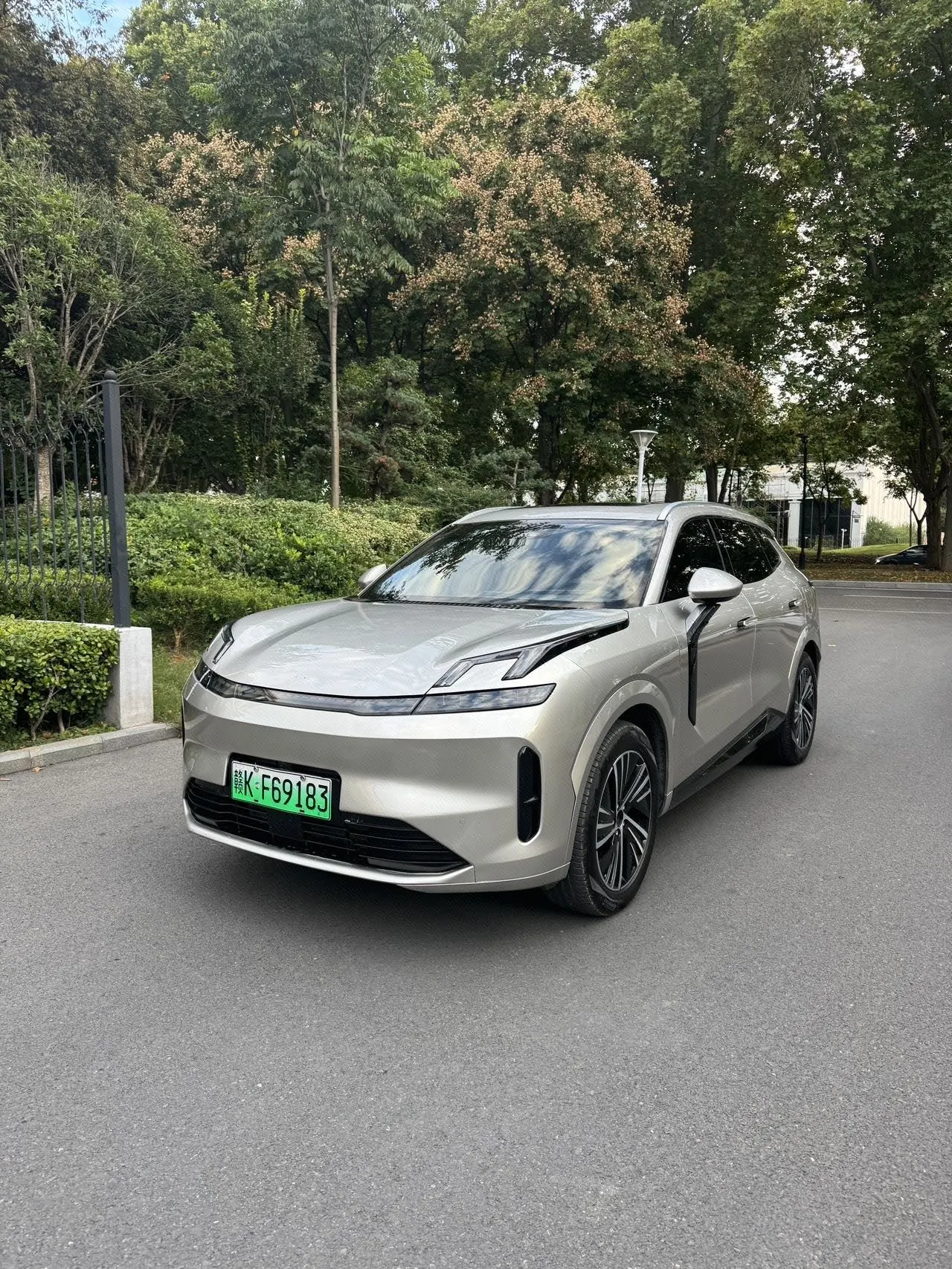 LYNK&amp;CO 2023 LYNK&amp;CO 08 EM-P 1.5T 245km long endurance Halo automatic gear - View 1