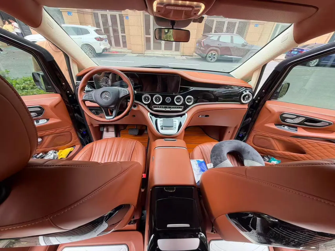Mercedes Benz 2023 Vito 2.0T Business Edition 7-seat Automatic Gear 8
