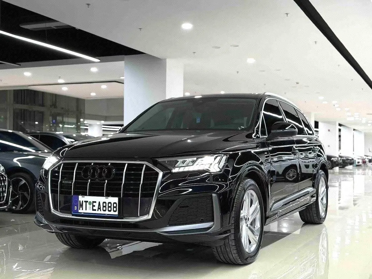 Audi Q7 (Imported) 2023 Q7 2.0TFSI 45TFSI Quattro S line Sports Automatic - View 1