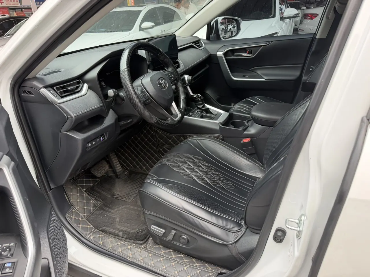 Toyota 2022 RAV4 Rongbo 2.0 Stepless Two-Drive Fashion Edition Automatic Gear 4