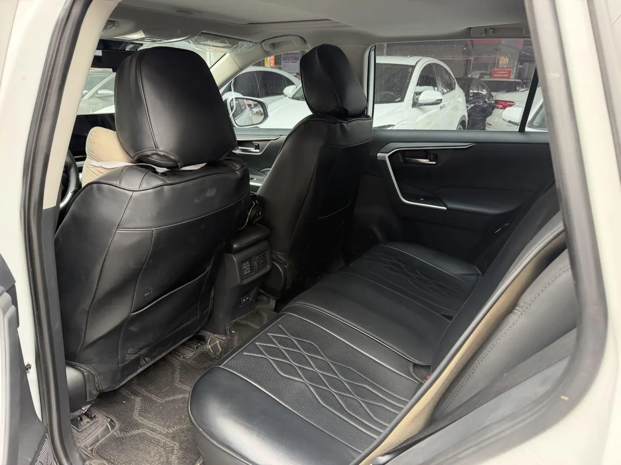 Toyota 2022 RAV4 Rongbo 2.0 Stepless Two-Drive Fashion Edition Automatic Gear 5