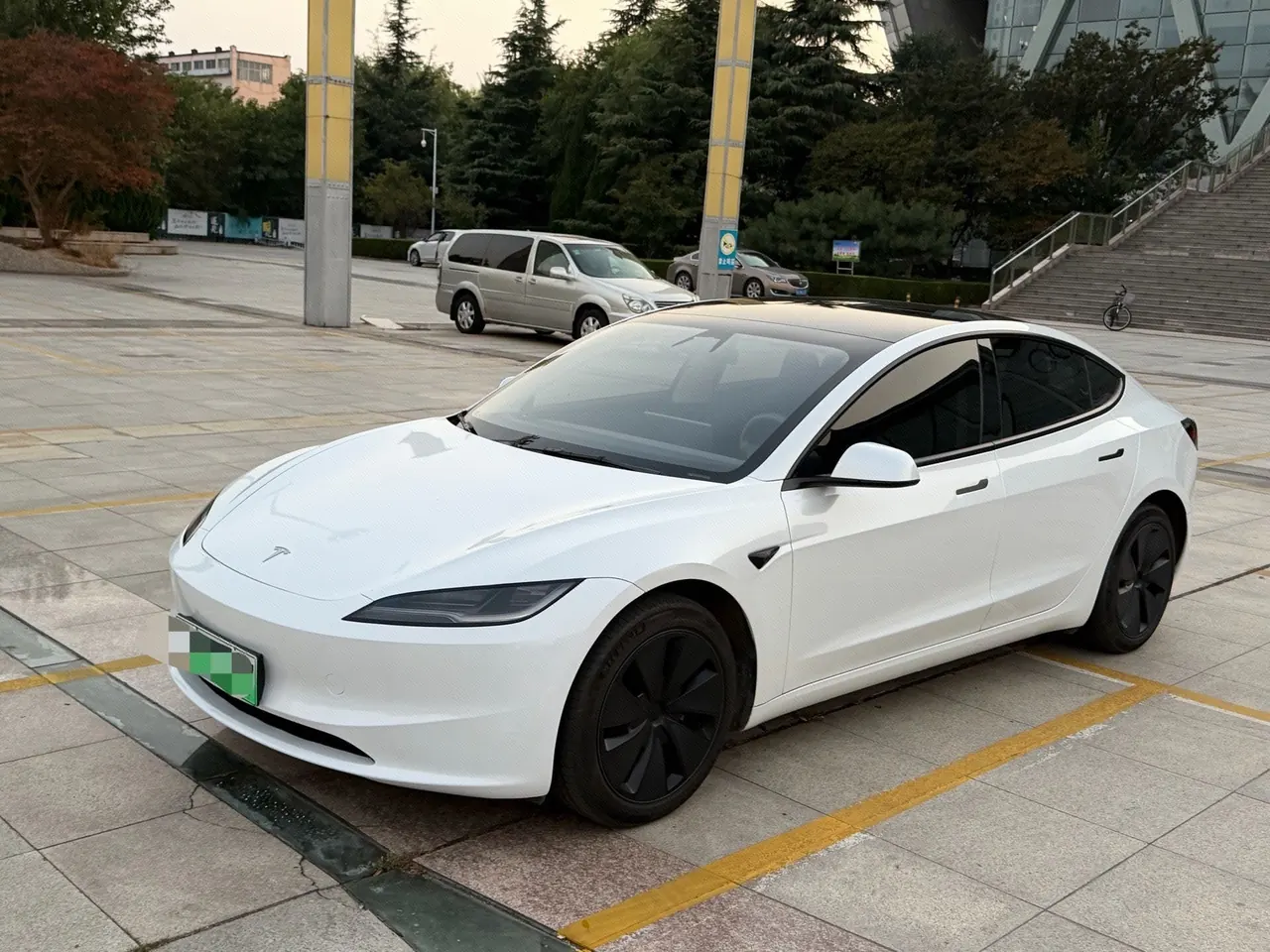 Open image lightbox: Tesla 2023 Model 3 Rejuvenation Edition Rear Wheel Drive Automatic Transmission