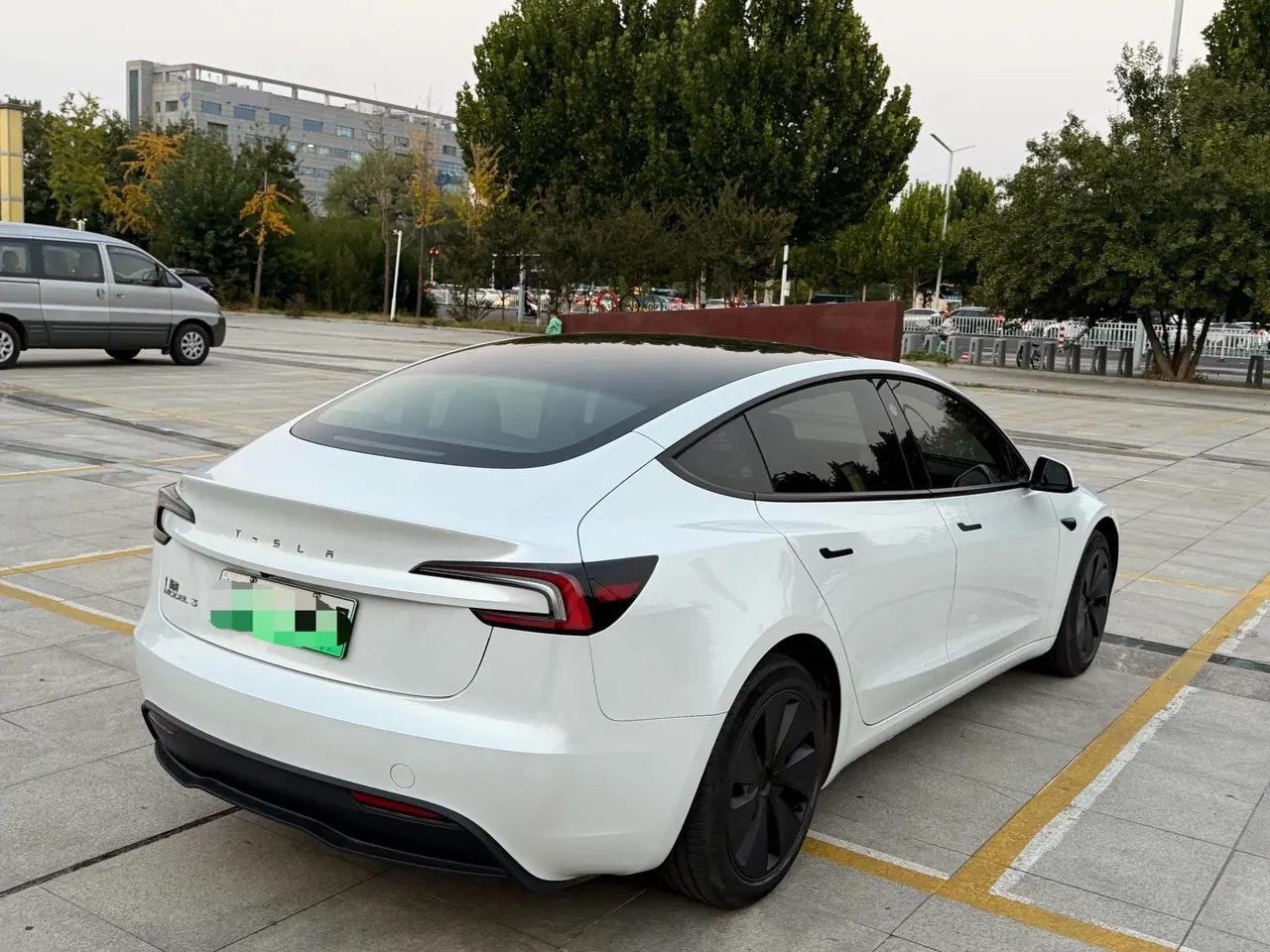 Tesla 2023 Model 3 Rejuvenation Edition Rear Wheel Drive Automatic Transmission 5