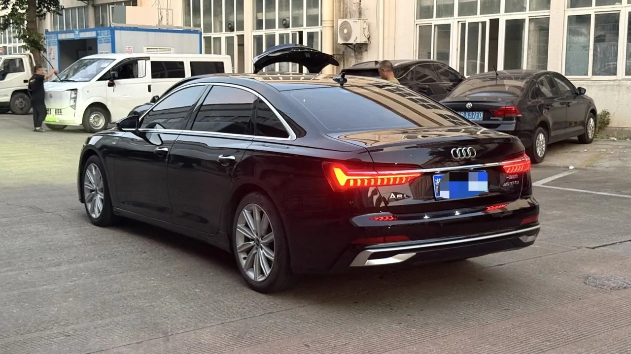 Audi 2023 A6L 2.0TFSI 45TFSI Selected Dynamic (Modified) Automatic Gear 10