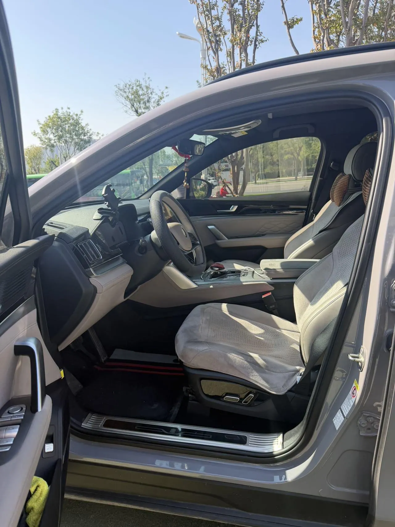 BYD Tang New Energy 2025 Tang DM-i 1.5T Stepless 115KM Honorable Automatic Gear 4