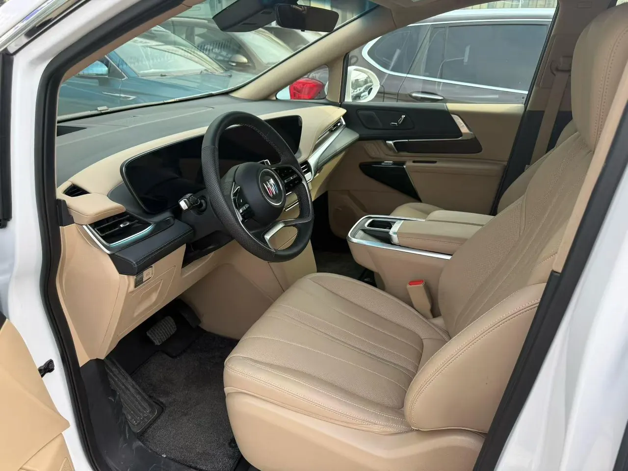 Buick 2025 Century 48V 2.0T Premium Edition 7-seat Automatic Gear 2