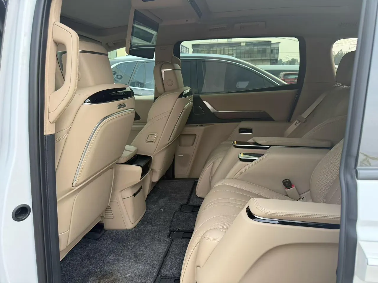 Buick 2025 Century 48V 2.0T Premium Edition 7-seat Automatic Gear 3