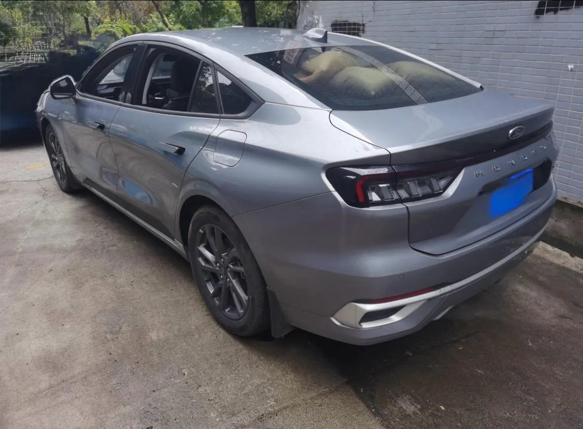 Ford 2025 Mondeo 2.0T EcoBoost Luxury Automatic 5