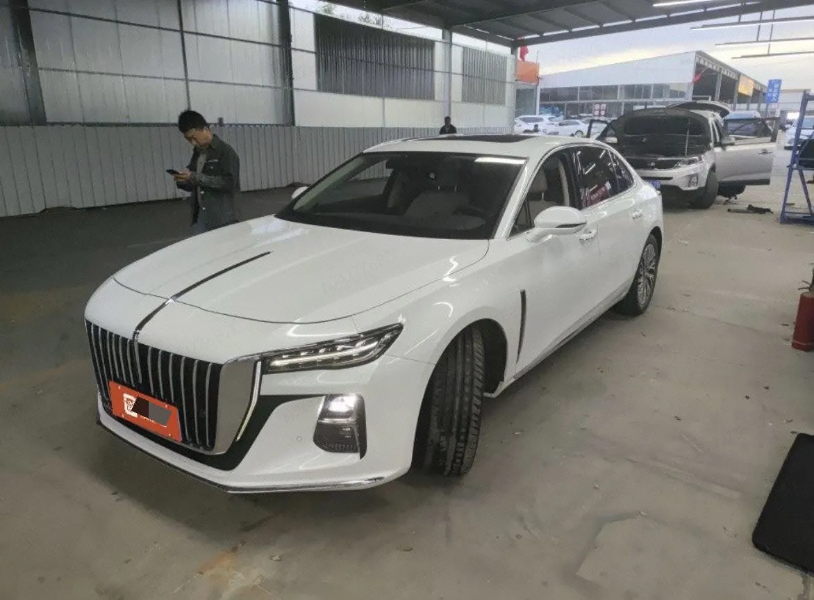 HongQi 2023 H5 2.0T Zhilian Qi Chang Edition Automatic Gear - View 1