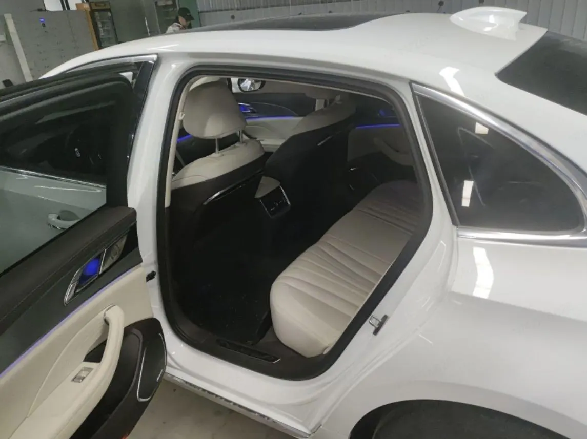 HongQi 2023 H5 2.0T Zhilian Qi Chang Edition Automatic Gear 3