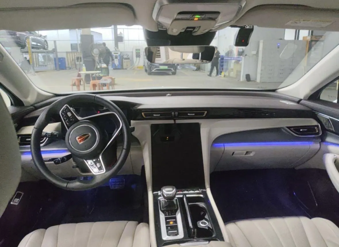 HongQi 2023 H5 2.0T Zhilian Qi Chang Edition Automatic Gear 4