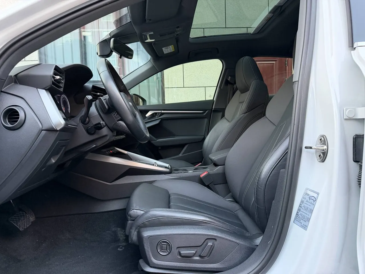 Audi 2022 A3L Limousine 1.4TFSI 35TFSI Deluxe Elegant Automatic 7