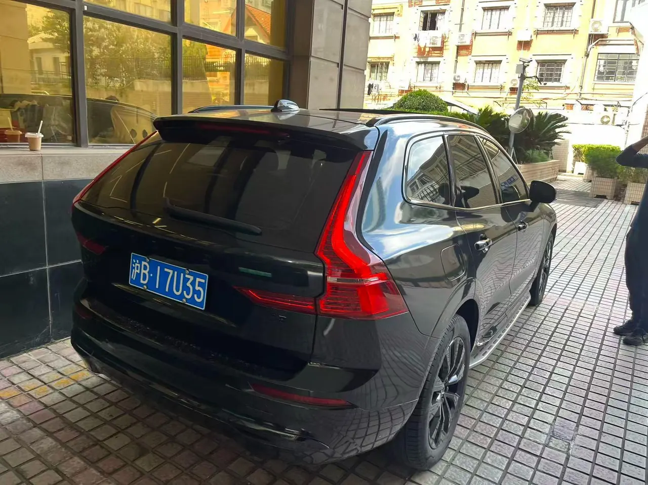 Volvo 2023 XC60 48V 2.0T B5 4-wheel drive Zhiyuan Deluxe Edition Automatic Gear 4