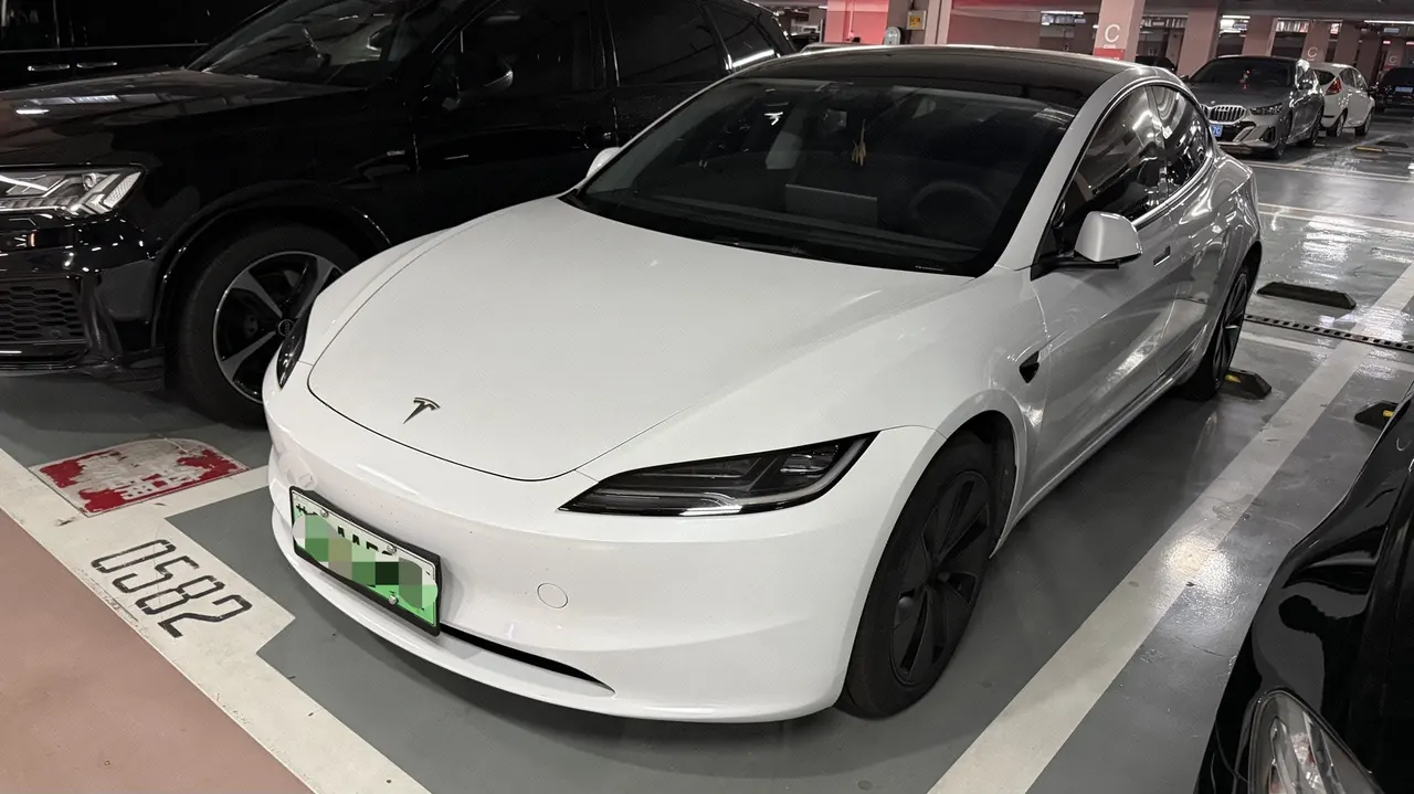 Open image lightbox: Tesla 2023 Model 3 Long Endurance New Edition Dual Motor All-wheel Drive Automatic Transmission