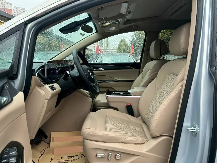 Buick 2025 GL8 Lu Shang 1.5T First Edition 7-seat Automatic Gear 2