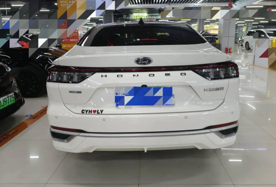 Ford 2023 Mondeo 2.0T EcoBoost 245 luxury automatic gear 7