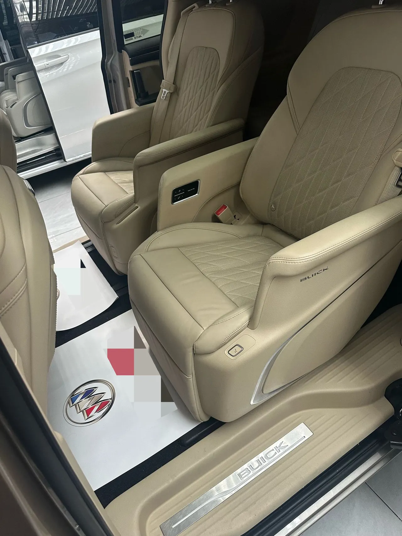 Buick 2023 GL8 ES Lu Zun 48V 2.0T 653T Luxury Automatic Gear 5