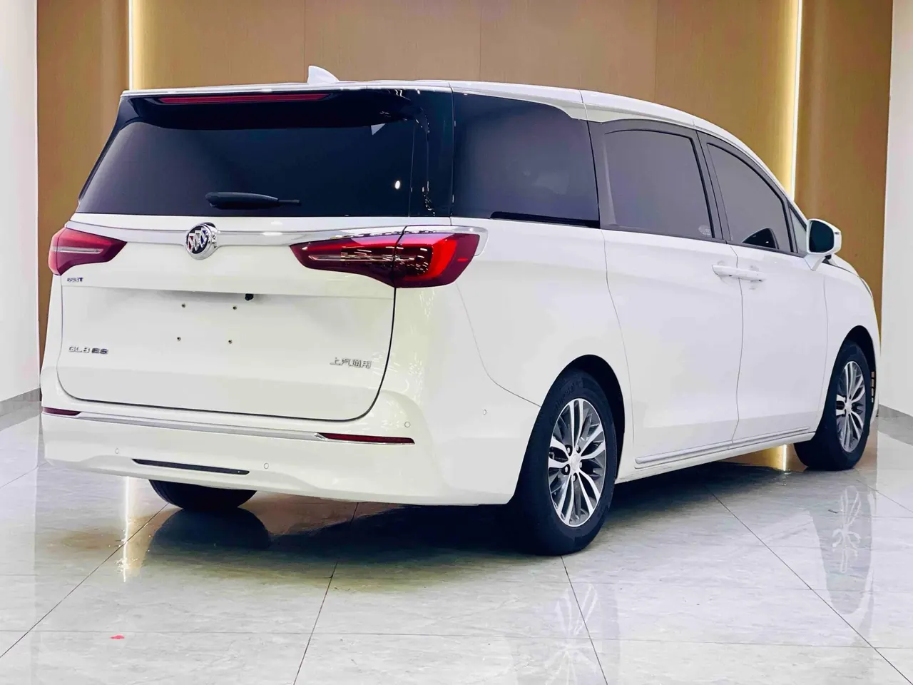 Buick 2023 GL8 ES Lu Zun 48V 2.0T 653T Comfortable Automatic Gear 3