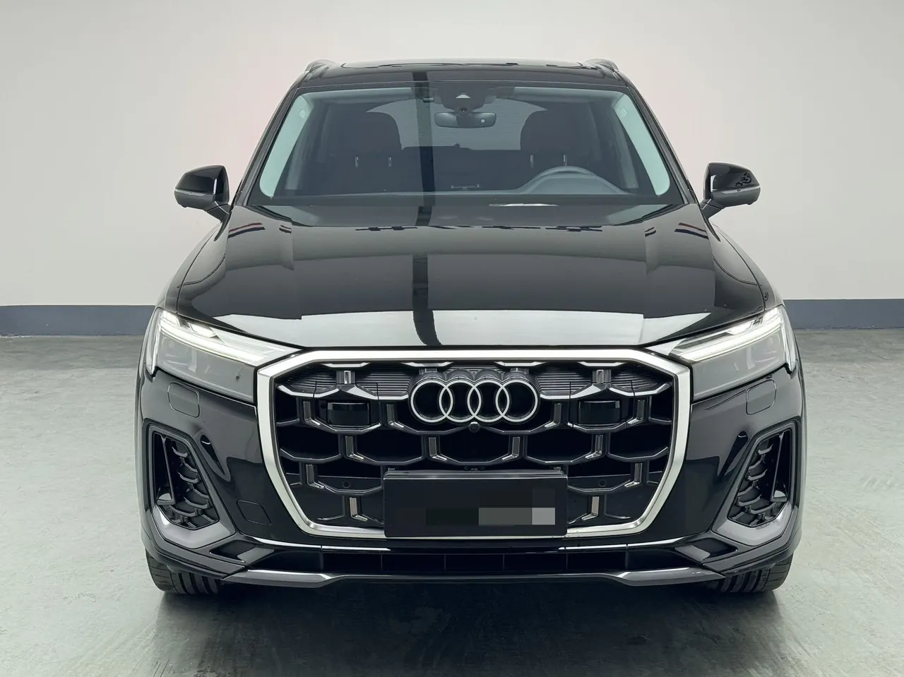 Audi Q7 (Imported) 2025 Q7 2.0TFSI 45TFSI Quattro S line Sports Automatic 2